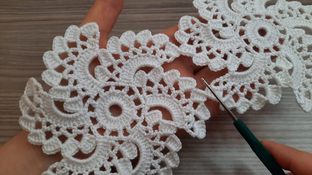 Super Beautiful Flowers Crochet Pattern knitting Online Tutorial for beginners Tığ işi örgü model