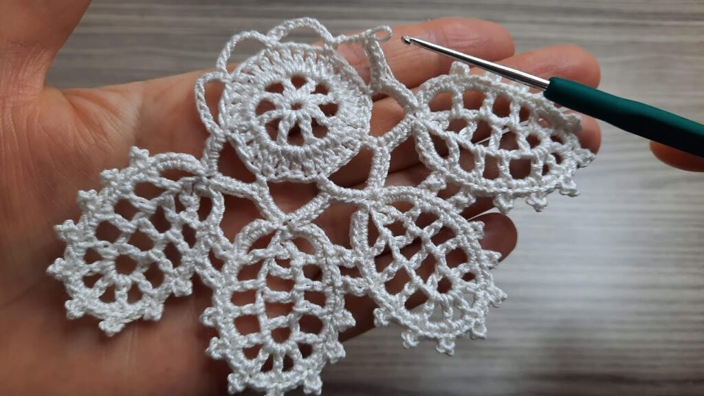 Super Easy Beautiful Flowers Crochet Motif knitting Online Tutorial for beginners Tığ işi Örgü Model