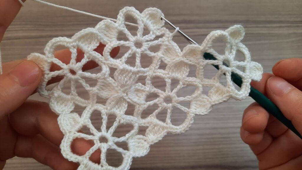 Wonderful Very Easy Crochet Flowers Knitting Pattern * Çok kolay tığ işi örgü modeli
