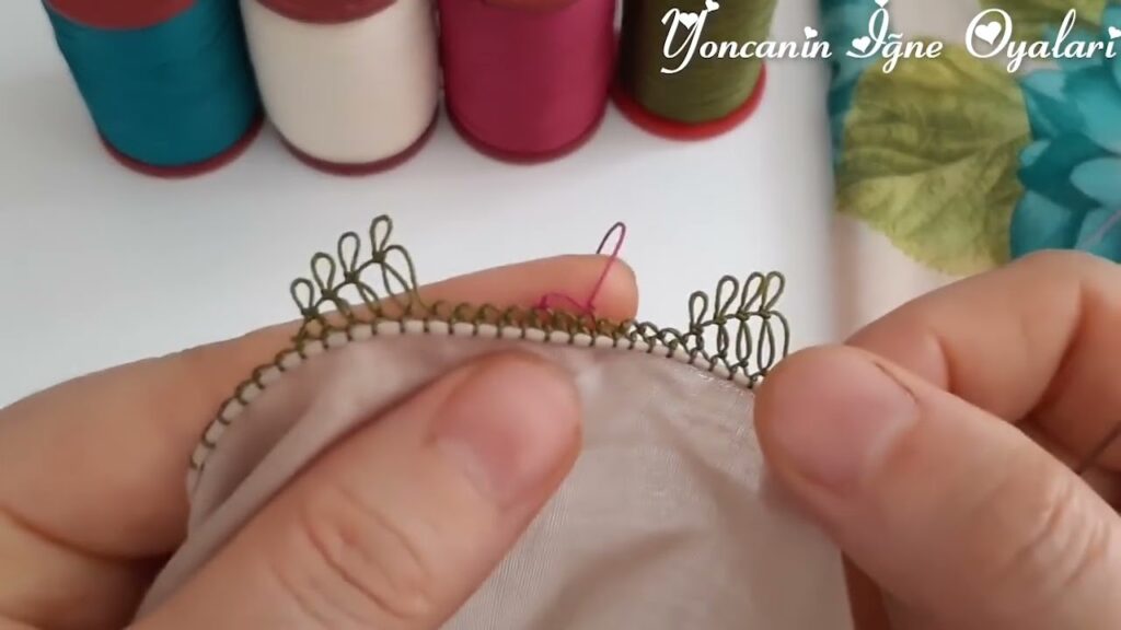 UÇUKLATAN GÖZ ALICI SIRALI İĞNE OYASI MODELİ Trend iğne oyası modelleri