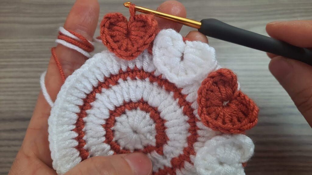 AMAZING Very Beautiful How to make a heart-shaped coaster (in less than 10 minutes!)💗 kolay tığ işi