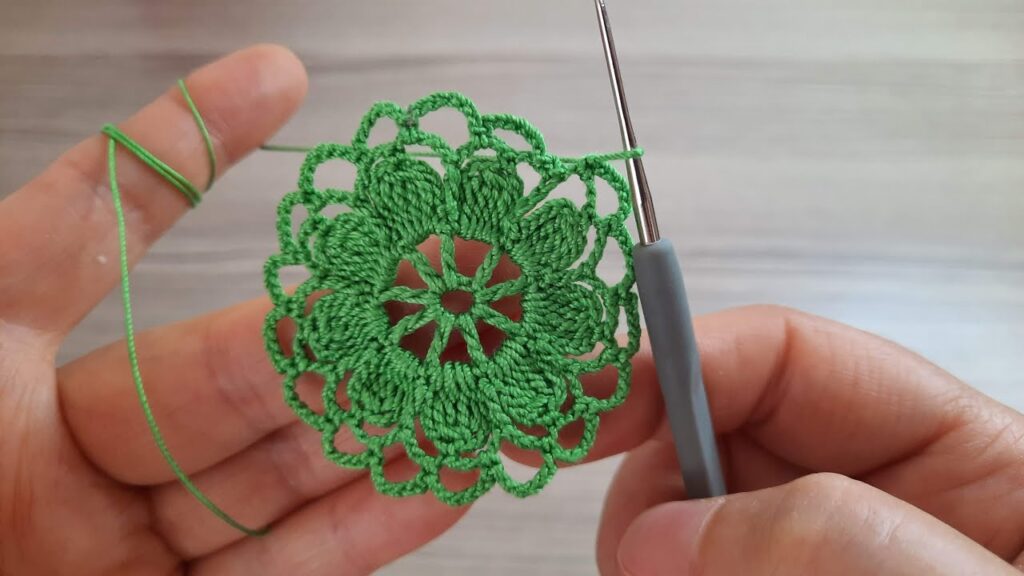 VERY TREND CROCHET IDEA😍My friends liked the souvenir gifts that I knitted flower motif projects.