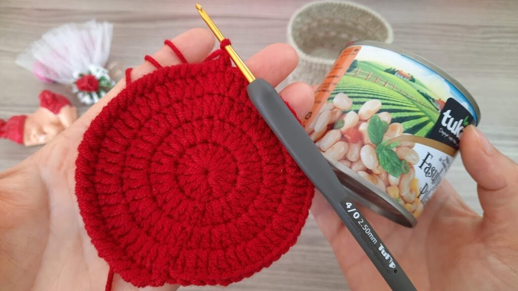 WOW SUPER VERY NİCE IDEAS!😍 Look what I did with the canned bottles I found in the trash.