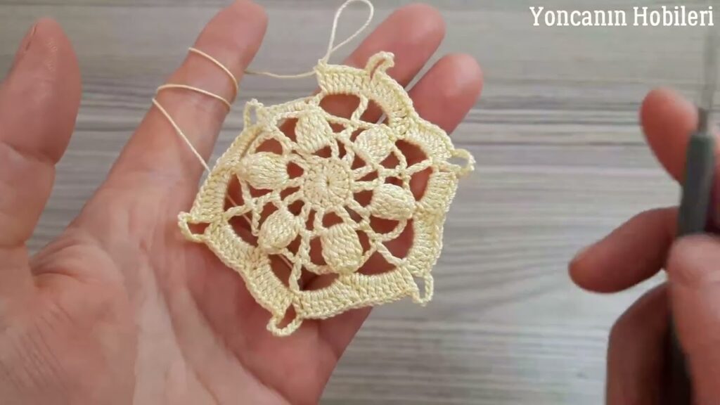 Fantastic Leaf Motif Crochet, It will arouse curiosity, every detail is easy crochet