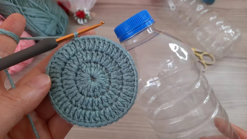 SUPER NICE IDEA!Look what I did with the plastic bottles I found in the trash MY GIRLS LOVED THIS!