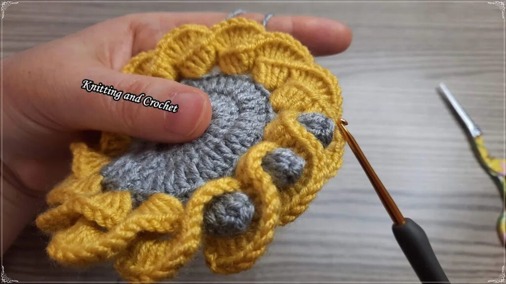 WOW BEAUTİFUL CROCHET💗Very Beautiful How to make a heart shaped coaster in less than 10 minutes!