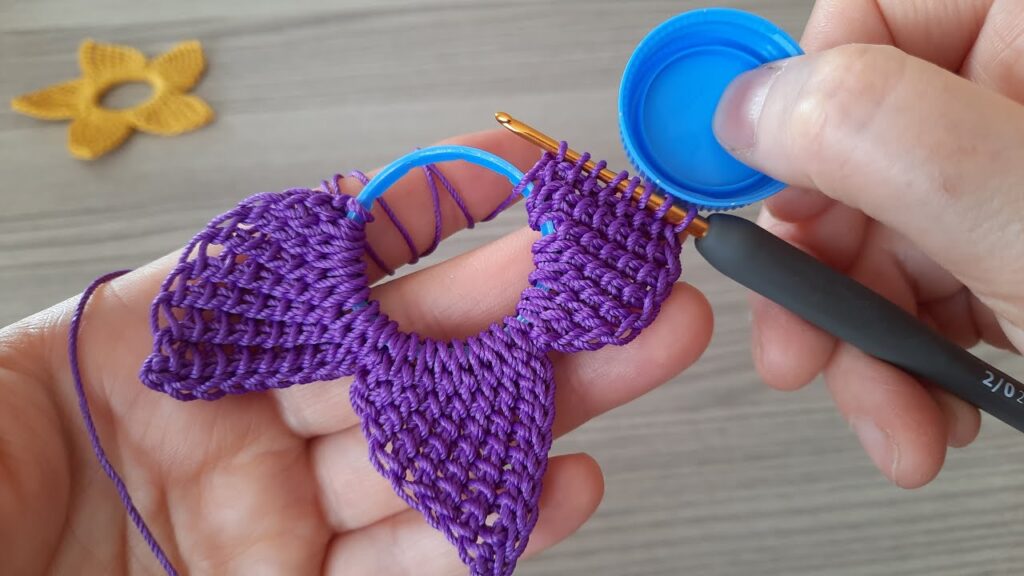AMAZING CROCHET IDEA😲 How to crochet a super easy plastic ring? how to crochet for beginners