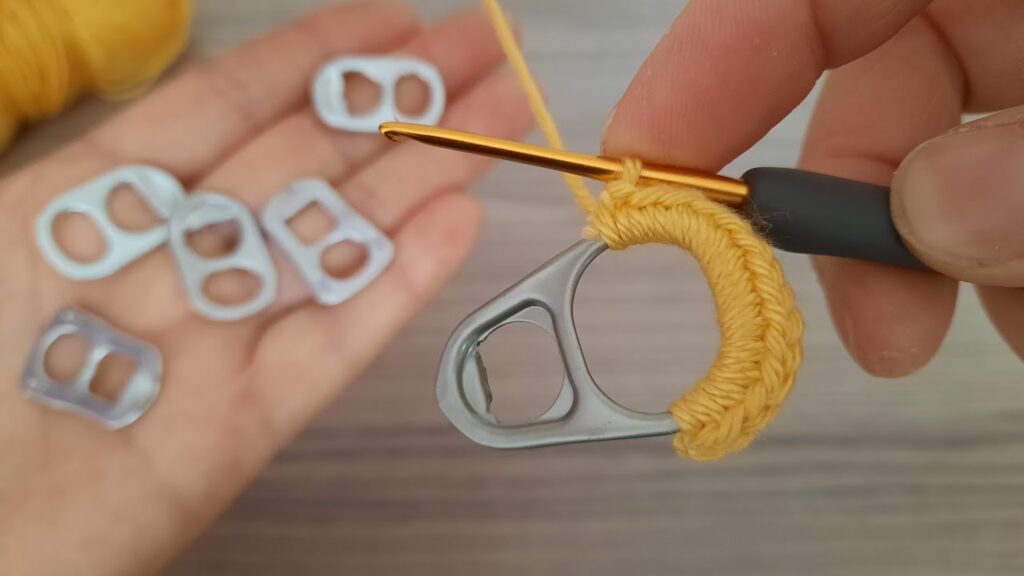AWESOME CROCHET DIFFERENT KEYRING GIFT/Very easy how to watch/christmas gift/gift for beginners