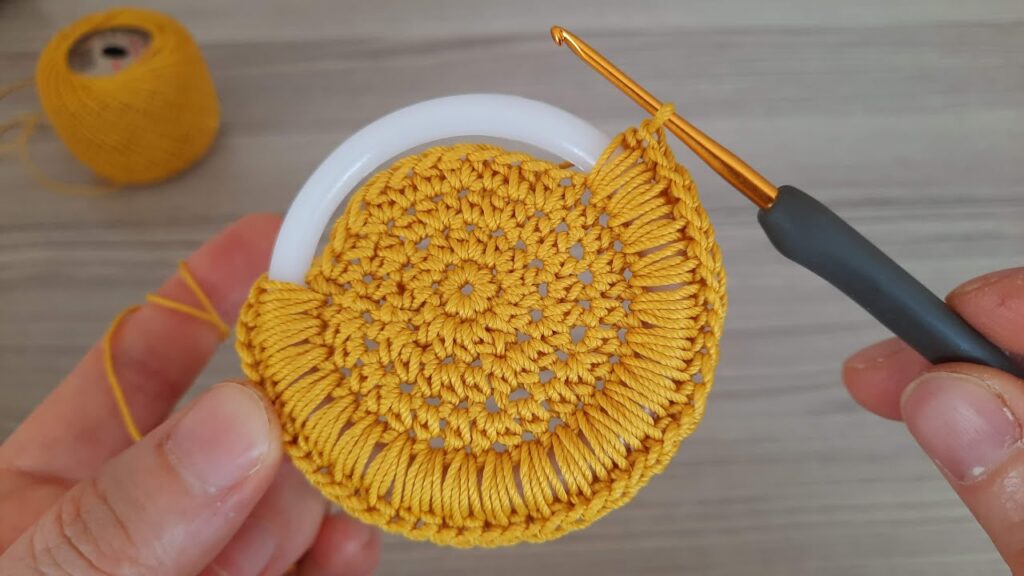 INCREDIBLE CROCHET IDEA😲 How to knit the crochet basket from super easy plastic ring?