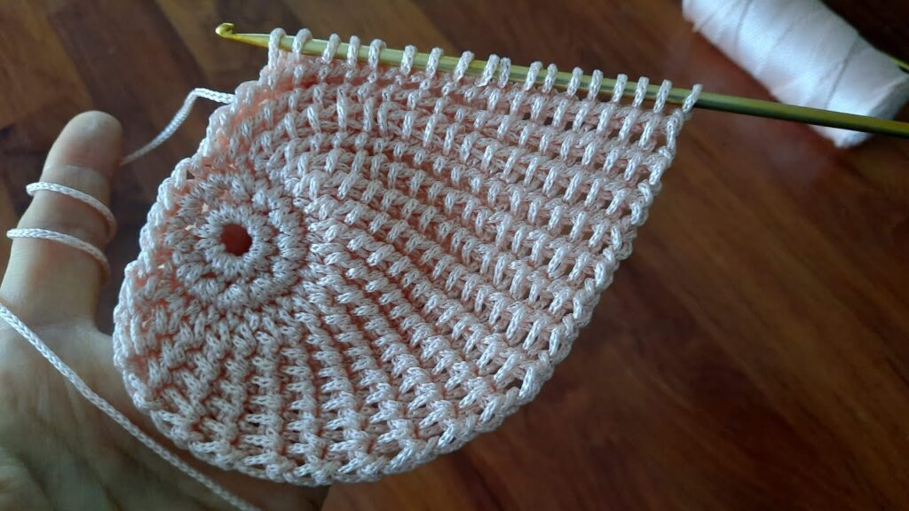 Very Beautiful Watch the gorgeous Tunisian crochet knitting pattern. Like and Share Tığ işi Örgü