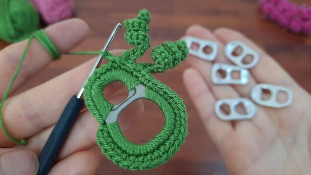 Awesome 😍 look what I’ve done with the cola snap ring caps. Very Cute Octopus gift keychain making