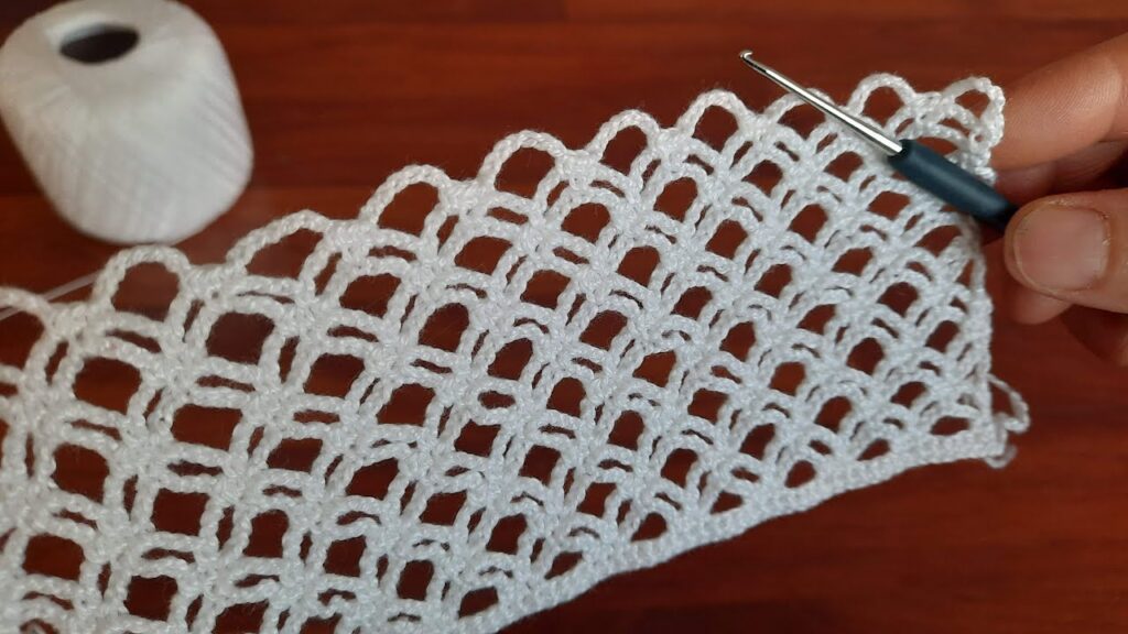 AWESOME, Adorable Fishnet crochet lace 😍Filet Etol Shawl and Cover Model Tığ işi örgü