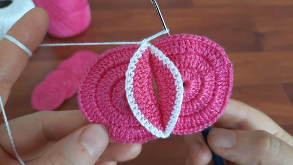 WOW WONDERFUL CROCHET 3D FLOWER knitting pattern lace making, step-by-step explanation for beginners