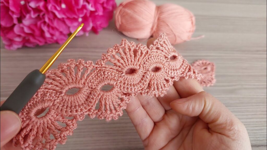 PERFECT 💯 Easy & Simple 10 Minute Crochet Table Runner Tutorial for Beginners