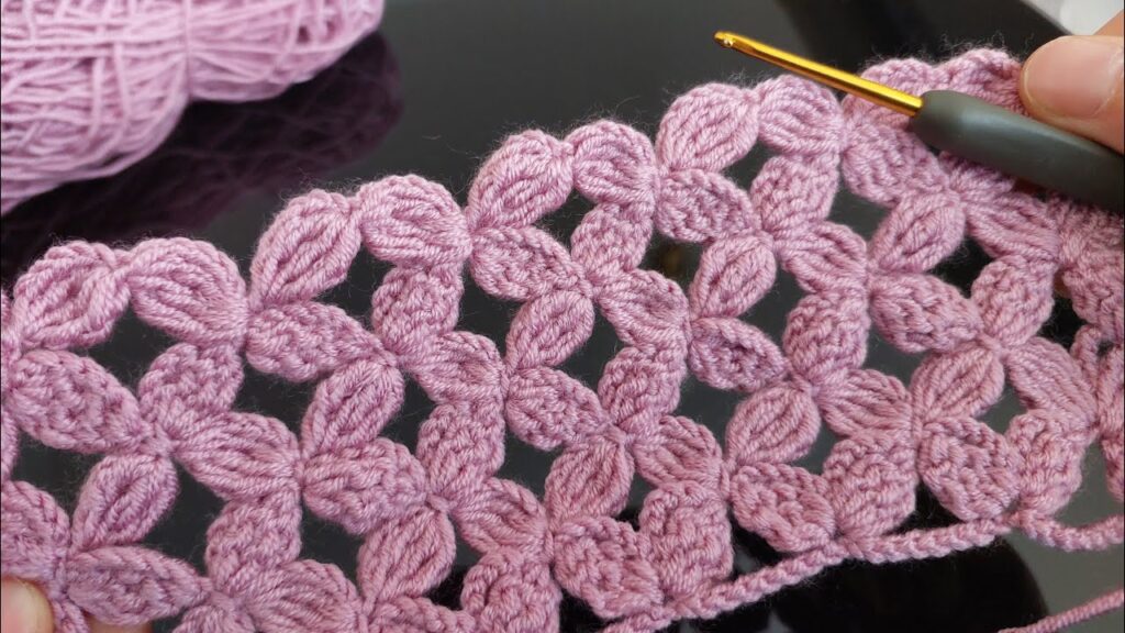 5 Minutes Crochet for Beginners: How to Make a Simple Crochet Flower