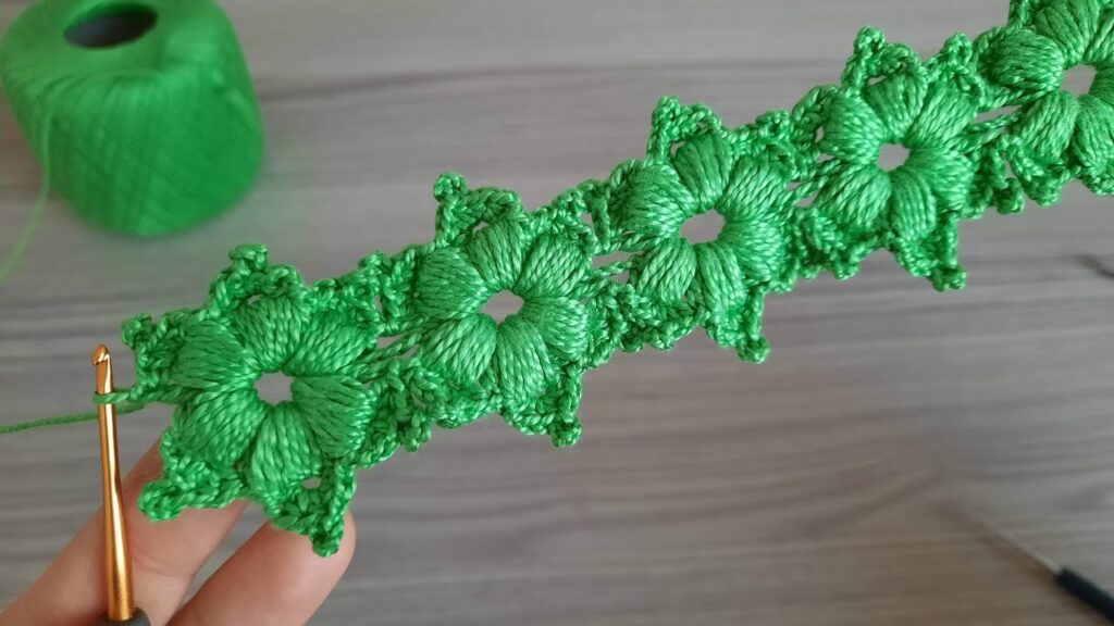 Very Beautiful How to make a crochet flower model?