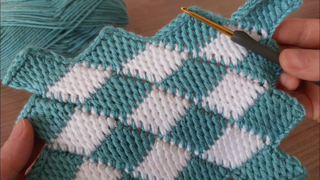 Wow Wonderful😇 I believe the world’s easiest gorgeous crochet knit blanket bag model. Şahane tığ işi