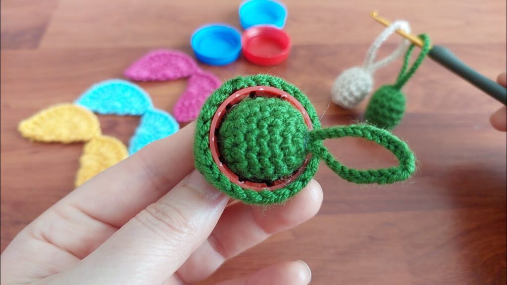 Wow Wonderful !! Super easy, very useful crochet ladybug keychain. sell and give as a gift.
