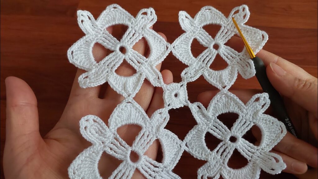 Wow! Super Very Easy Crochet Knitting Flower Patterned Filet Etol Shawl and Cover Model Tığ işi örgü
