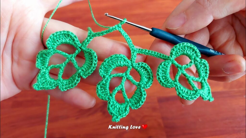 Gorgeous Glamorous / A sprig of leaves for Irish crochet lace. Crochet motif. Irish lace.