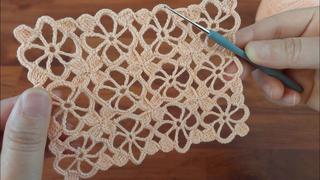 WOW!! So beautiful and so easy 🥰 This crochet piece is really beautiful ✔Flower Crochet lace Model