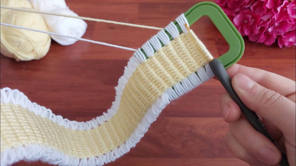 It Beggars Description!! 🥰 How to make a great crochet knitting pattern from a wet wipes box?