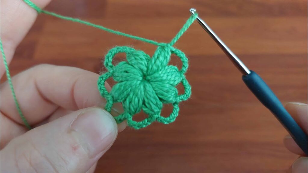Perfect!!❤ Super Easy Beautiful Crochet Flower Motif simple knitting pattern