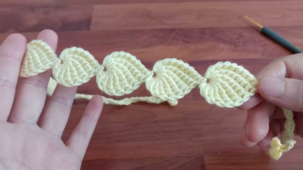 Learn to knit a very easy knit in 10 Minutes: Quick and Easy Tutorial