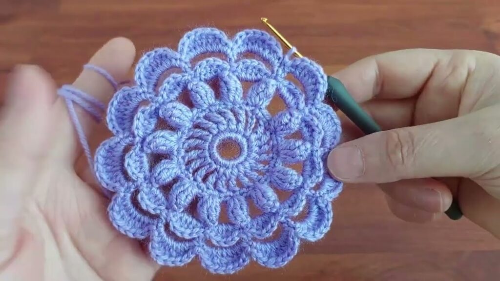 So beautiful and so easy 🥰 This crochet piece is really beautiful ✔Flower Crochet lace Model