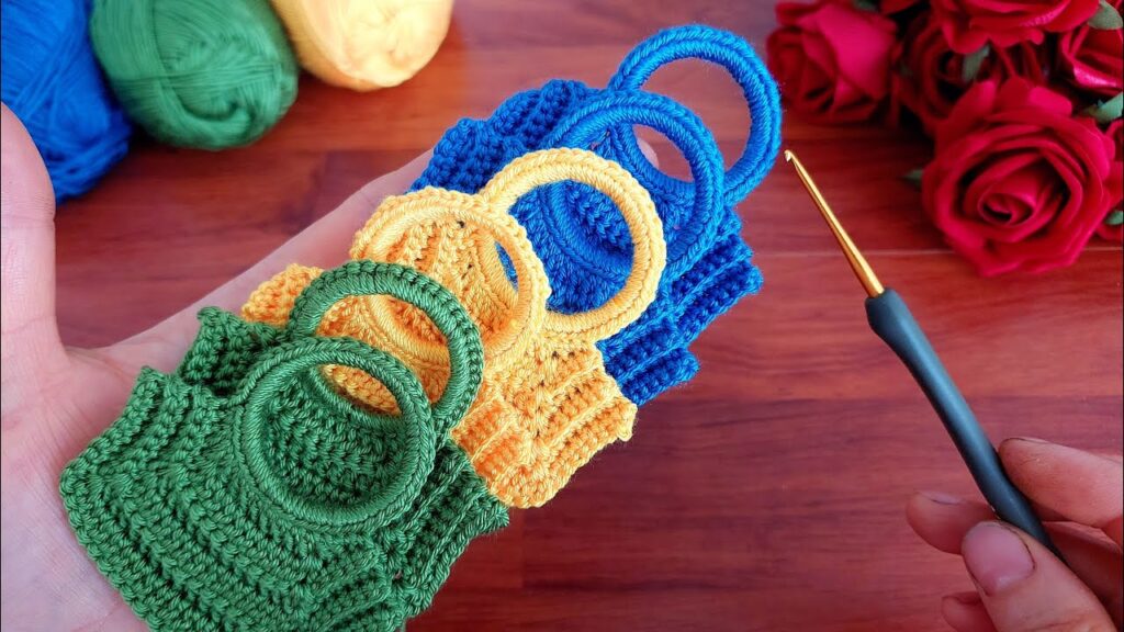 Wow!..😇 Super Beautiful. How to make an eye-catching crochet keychain knitting pattern