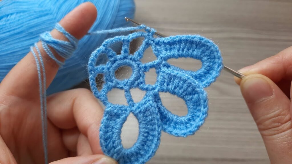 Super Easy Crochet Flower Tutorial (Knitting Love) 😍 Learn to Make a Gorgeous Crochet Motif