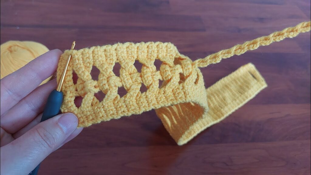 Wonderful Handcrafted Elegance: Unique Crochet Headband! crochet pattern