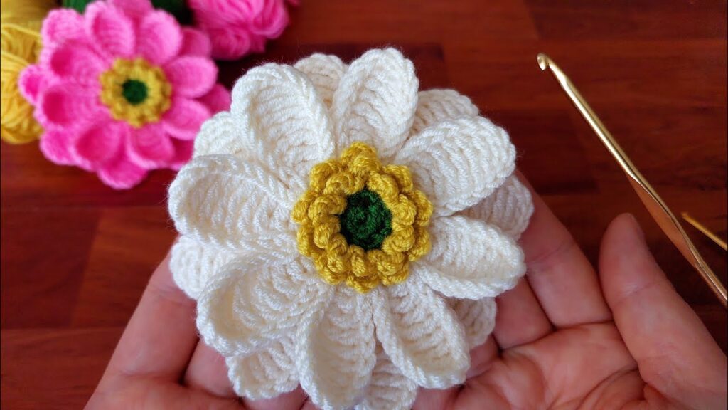 Wonderful 3D Flower Pattern Crochet Description How to make eye catching crochet for Beginners