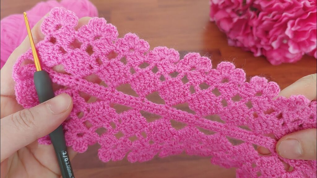 FANTASTIC! 💯👌 Dive into the Joy of Creating a Very Easy Crochet Baby Bandana