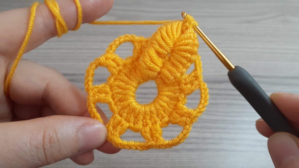 Bring Nature Indoors! 🌺Crochet Flower with 3D String Petals – Fabulous Home Decor DIY🏡#CrochetBlooms