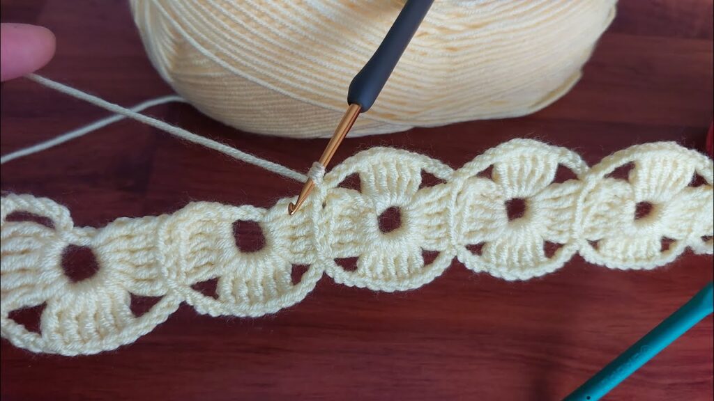 Incredible! Effortlessly Chic Crochet Flower Stitch Baby Blanket – Free Knitting Pattern Included