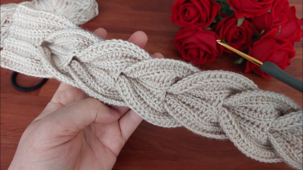 Wonderful Stunning and Eye-Catching: Easy Crochet Headband Design