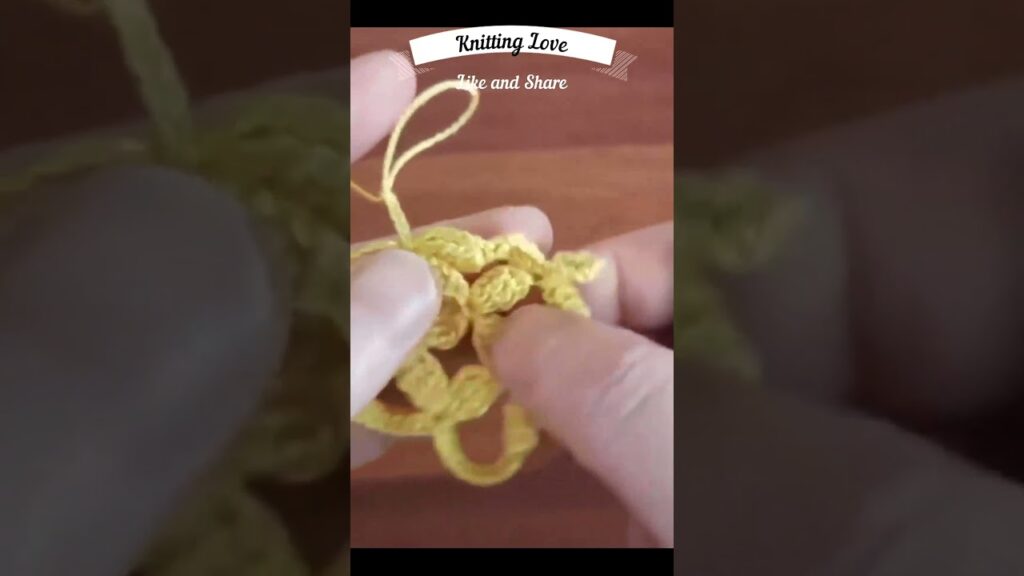 Experience the Mesmerizing Art of Crafting Stunning Crochet Flowers in Just 1 Minute!