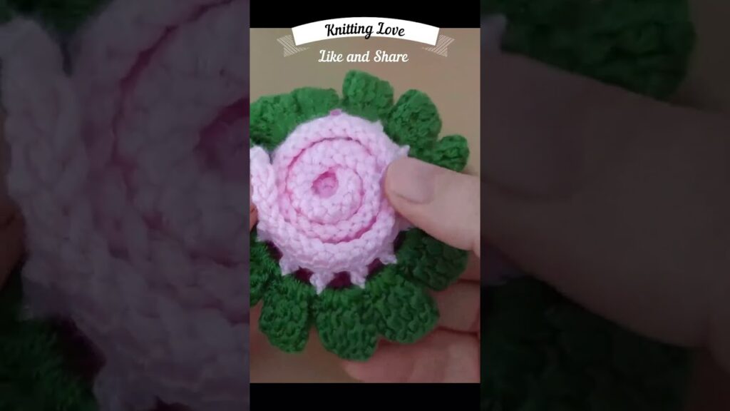 Short and Sweet: Surprise with Crocheted Flower Pattern! Handicraft Extravaganza in 60 Seconds!