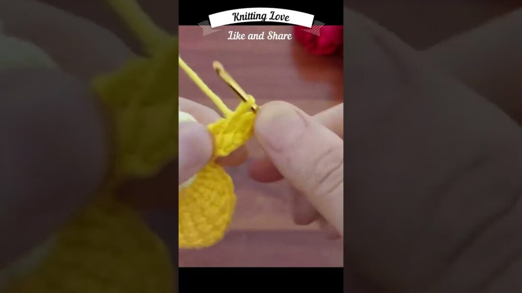 How to Make 3D Crochet Flowers | Quick Tutorial #crochet #crochetforbeginners #shortvideo