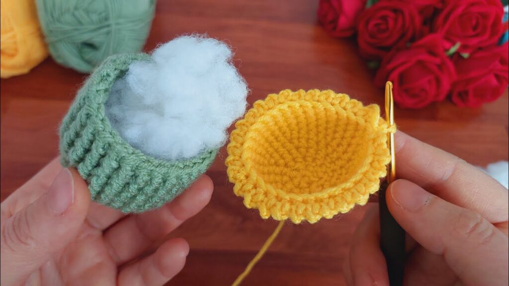 Wow! Wonderful Crochet😍Crafting Delight: Learn How to Create Your Own Crochet Pincushion! 🧵✨