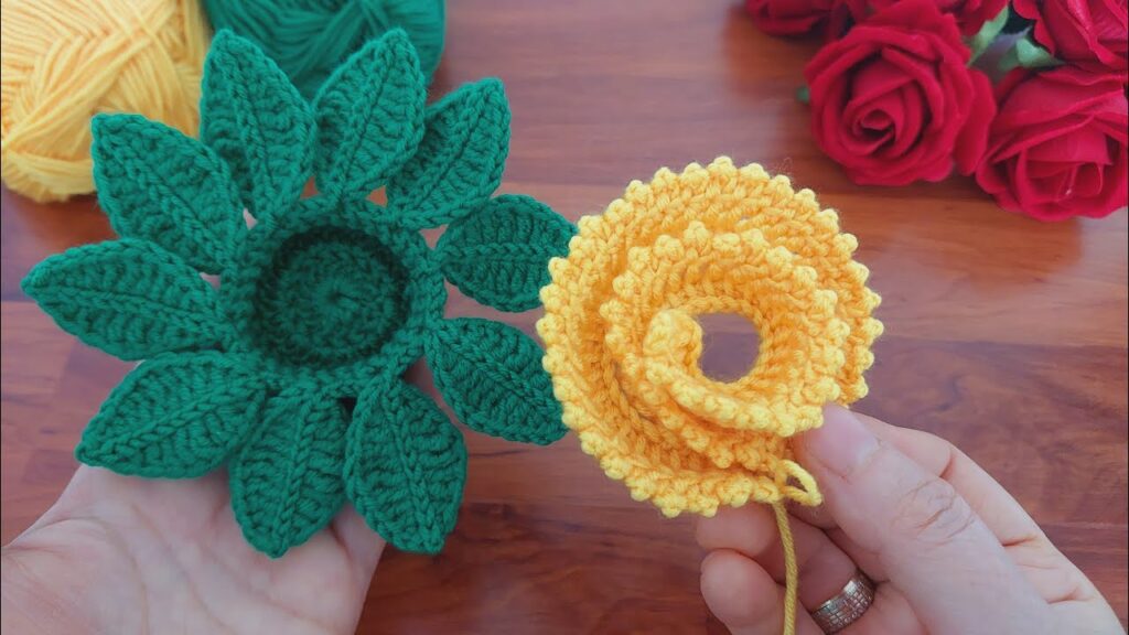 Easy Crochet Rose Flower Keychain🌹💯 Step-by-Step Tutorial for Beginners – Create a Wonderful 3D