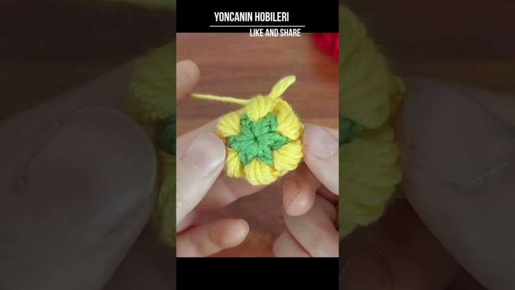 3D Crochet Flower & Crochet Keychain Tutorial 💯👌 Easy Crochet Rose for Beginners