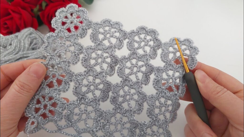 Easy Glitter Crochet Flower Tutorial | Simple & Stunning Guide for Beginners! #Crochet #Flowers