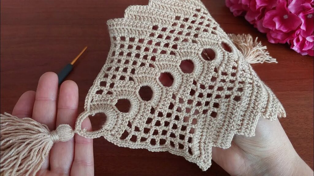 FANTASTIC Create Your Own Eye-Catching Crochet Ranır Lace: Stunning Shawl and Blouse Tutorial
