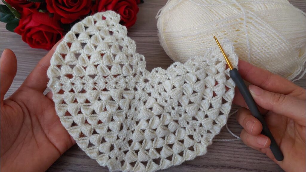 Wonderful Crochet Lace Flower Patterns for Blouses, Tunics, and Shawls – Trendy Crochet