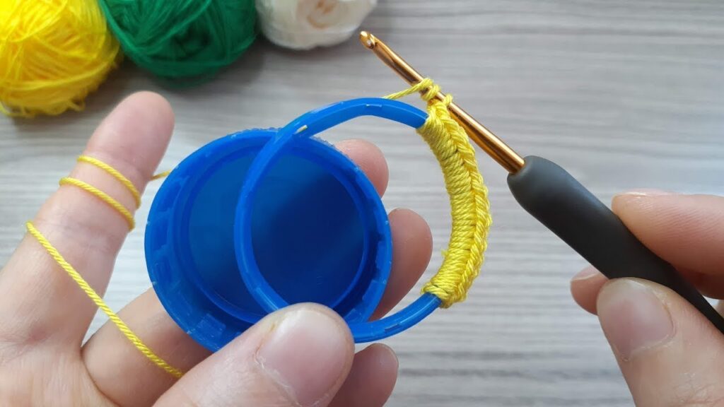 Transform Plastic Bottle Rings into Super Easy Crochet Patterns: Creative and Sustainable Crafting
