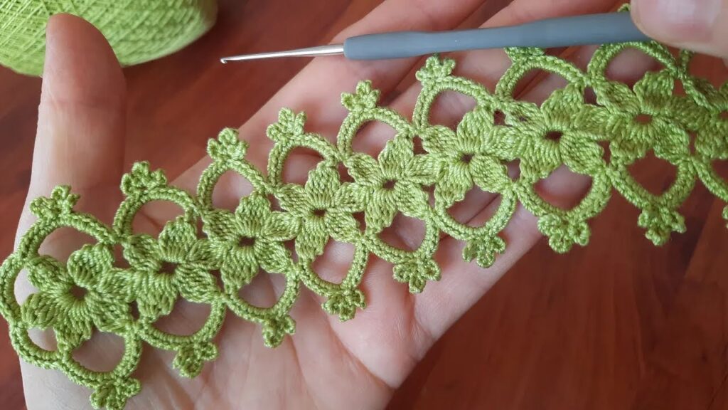Both easy and beautiful Flower Crochet lace Pattern: Online Tutorial for Beginners in Crocheting