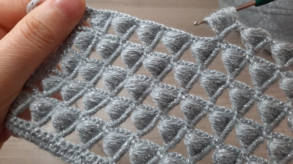 Stunning Crochet Pattern Using Silvery Yarn – Beautiful and Easy Motif 💗”