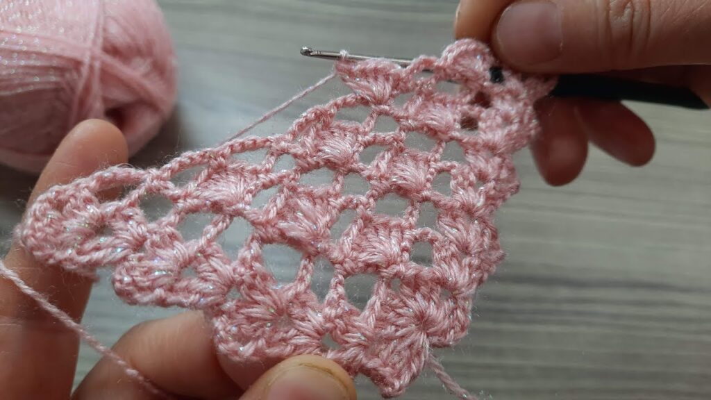 Super Easy Beautiful Crochet Knitting Pattern with Silvery Yarn